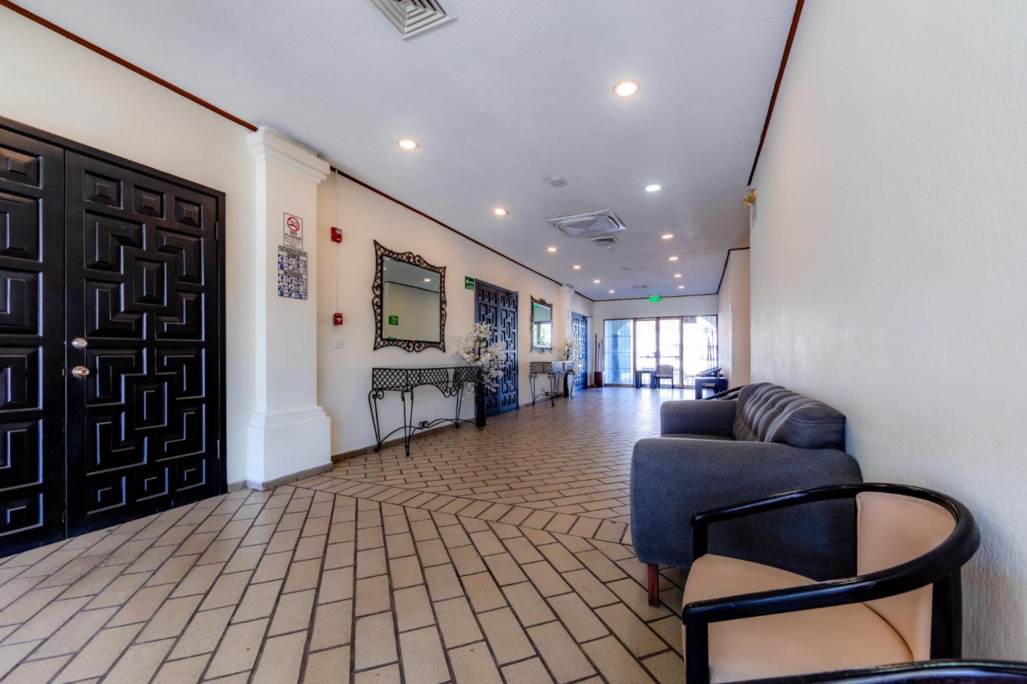 Inhouse Obregon Hotel Ciudad Obregón Buitenkant foto